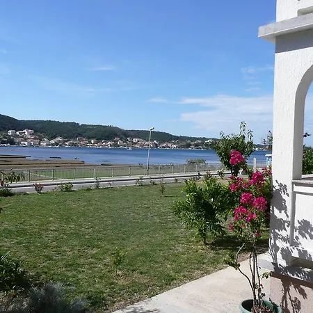 Apartment In Rab Insel Rab 17863 *